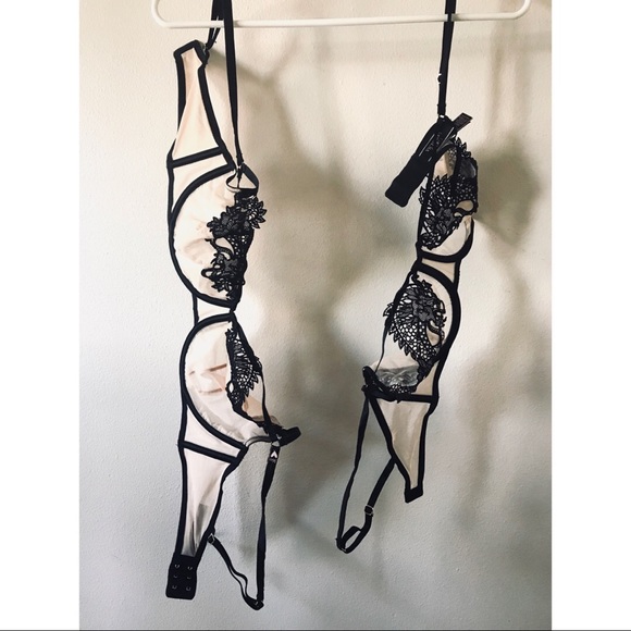 Sexy nude/black Dragon Appliqué Lingerie Bra! - Picture 6 of 8